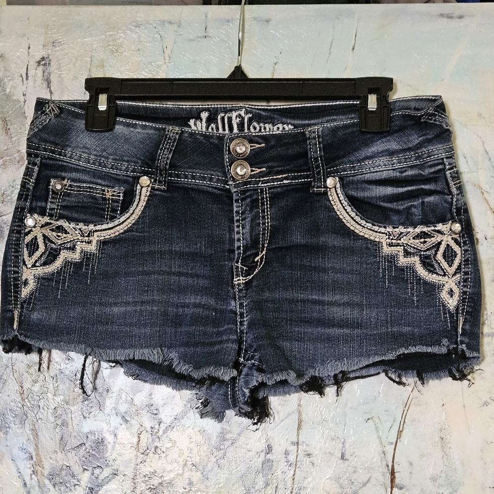 WallFlower Embellished Flap Pockets Stretchy Dark Wash Denim Cutoffs Sz 9 Junior